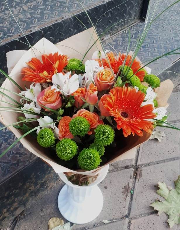 Букет цветов из: Герберы, Хризантемы, Альстромерии и Розы в Восточный Тульская область
