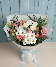 Букет цветов из:  Розы, Лизиантусы и Хризантемы в Восточный Тульская область