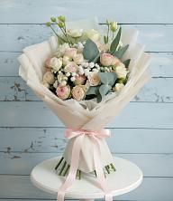 Букет цветов из:  Розы и Лизиантусы в Восточный Тульская область