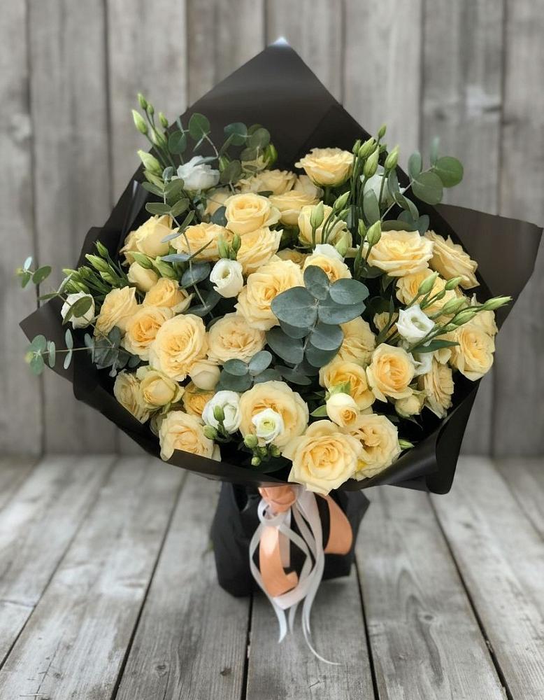 Букет цветов из: Розы и Лизиантусы в Восточный Тульская область