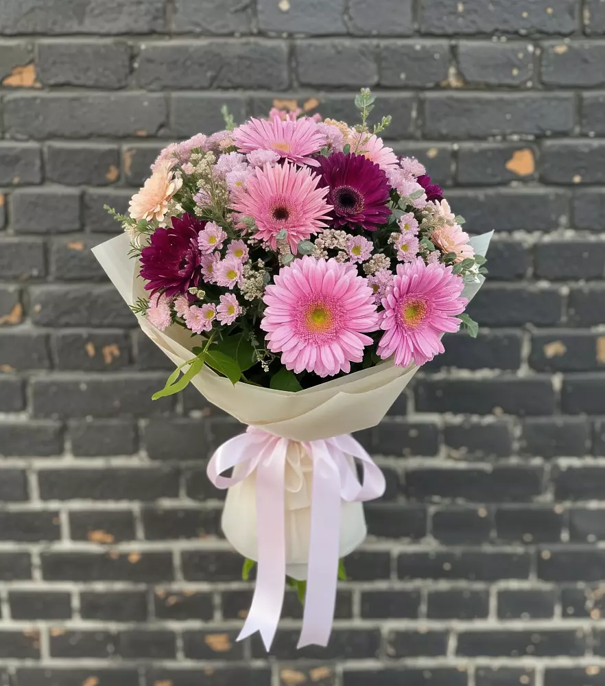 Букет цветов из: Герберы и Хризантемы в Восточный Тульская область