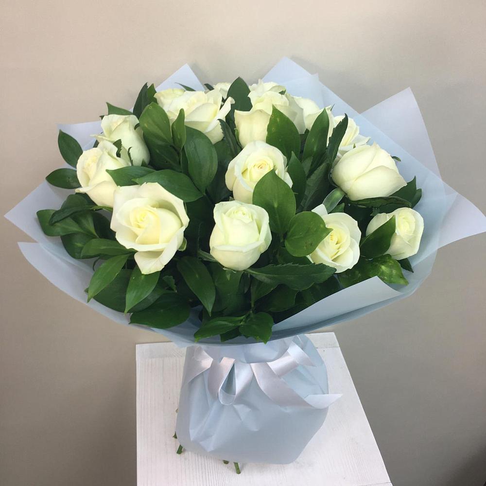 Букет 15 Белых роз Проуд в Восточный Тульская область