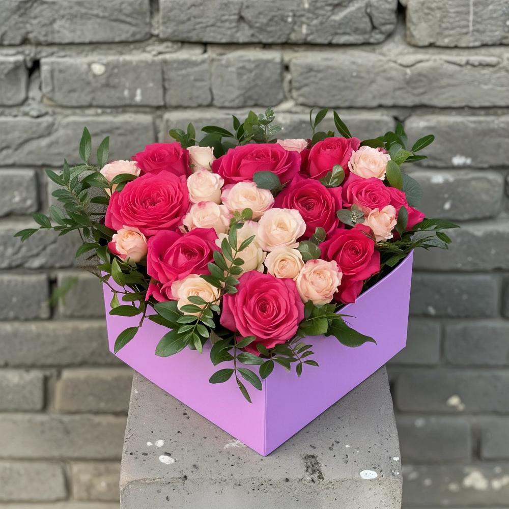 Цветочная композиция из Розы в коробке в Восточный Тульская область