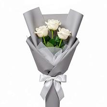 Букет 3 белые розы в Восточный Тульская область