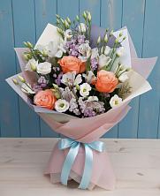 Букет цветов из:  Лизиантусы, Розы, Альстромерии и Гипсофила в Восточный Тульская область