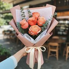 Букет цветов из:  Розы в Восточный Тульская область