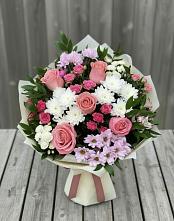 Букет цветов из:  Альстромерии, Гвоздики, Розы и Хризантемы в Восточный Тульская область