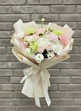 Букет цветов из:  Гвоздики, Розы, Лизиантусы и Хризантемы #REPLACE_PRED# Восточный Тульская область