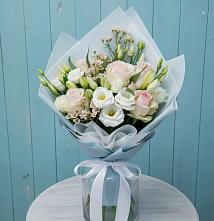 Букет цветов из:  Розы и Лизиантусы в Восточный Тульская область
