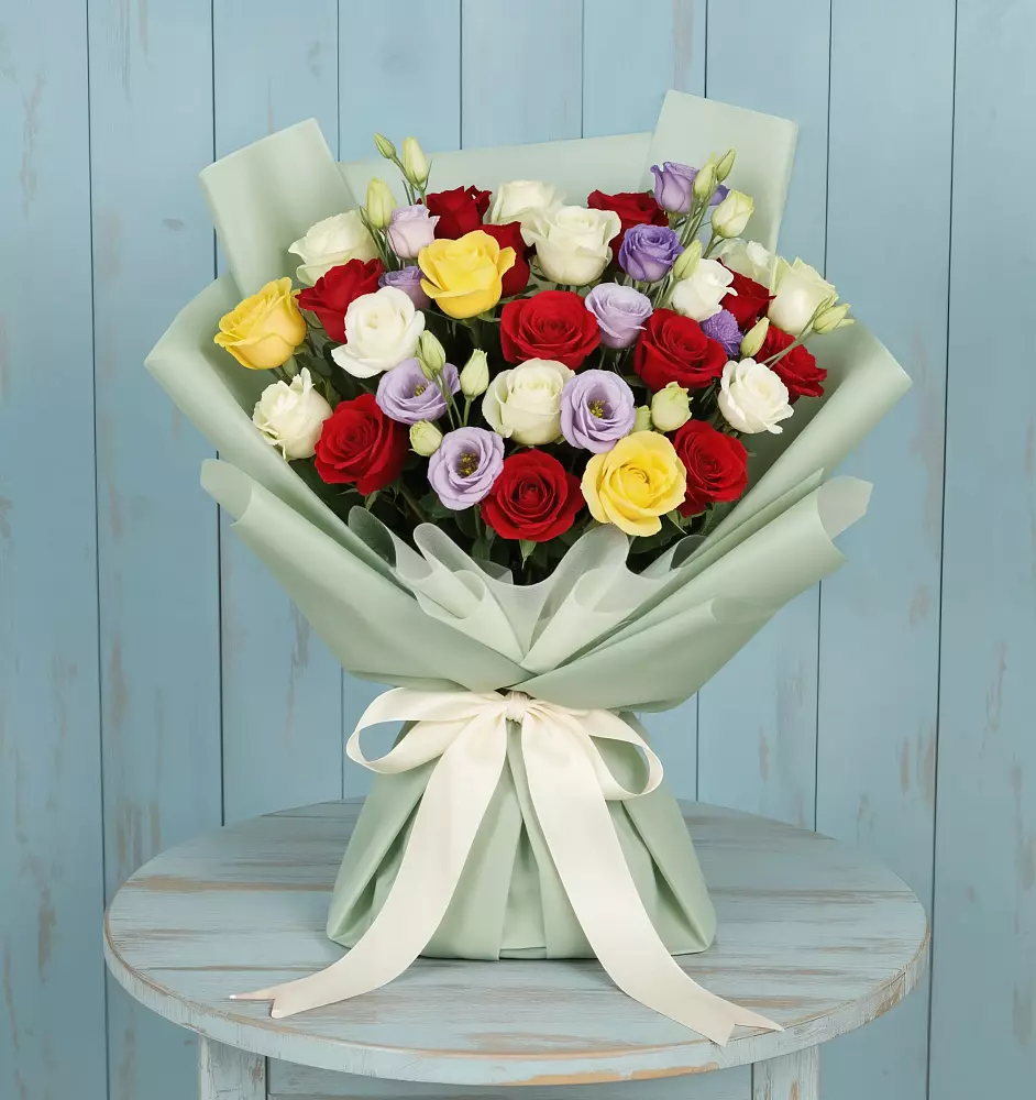 Букет цветов из: Розы в Восточный Тульская область